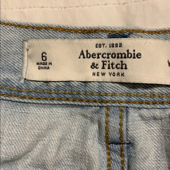 Abercrombie and Fitch denim shorts HARD TO FIND - Picture 3 of 3